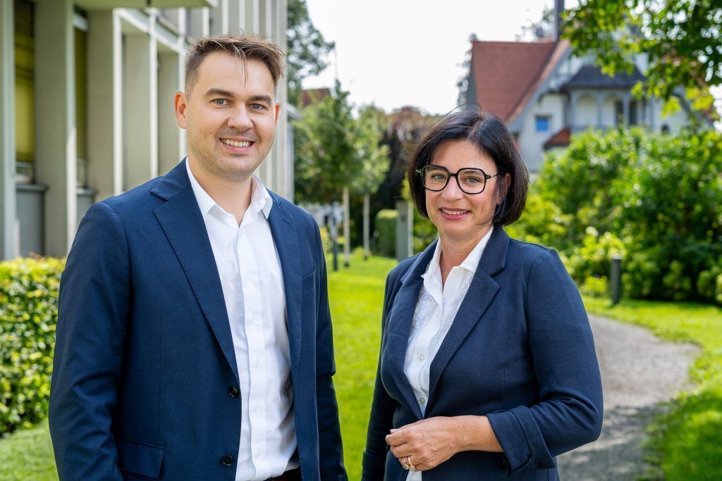 Schwabegger von den Neos übergibt Staffelstab in Lustenau an Ruth Lukesch