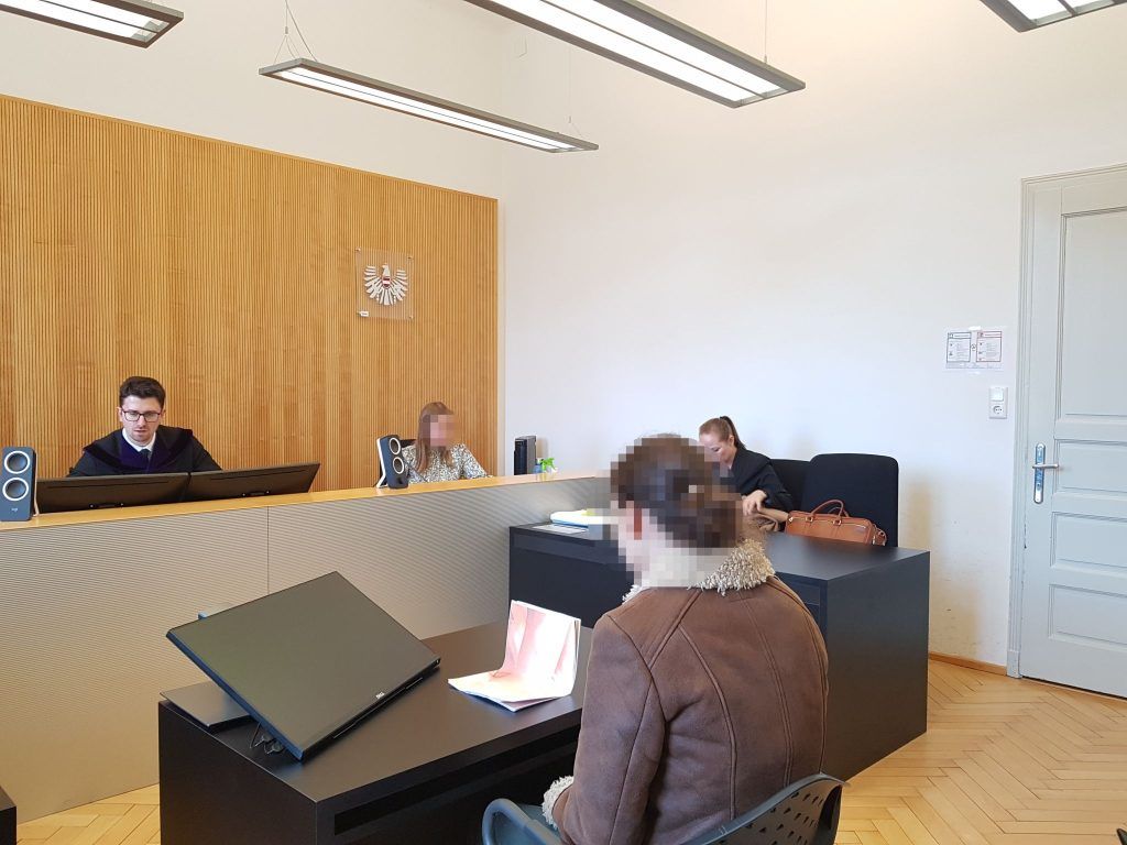 Stalkerin belästigte Arbeitskollegen