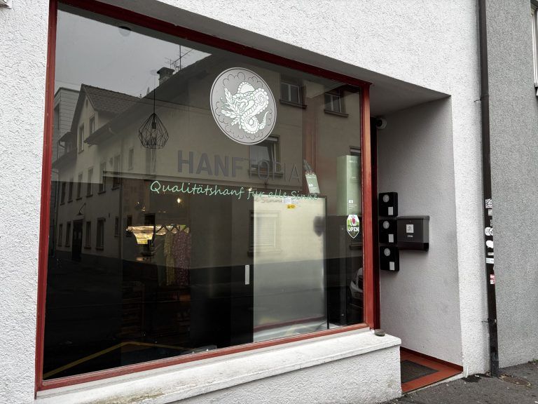 „Ein Schlag ins Gesicht“: CBD-Shop-Betreiber kämpfen gegen Verkaufsverbot