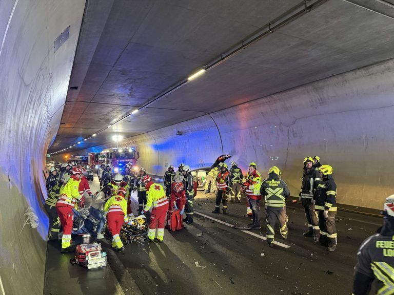 Schwerer Unfall im Pfändertunnel