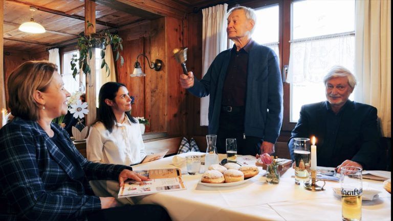 Dorobiorar lachand übor d´Rätscho: Hört, hört - d´Rätscho ist do