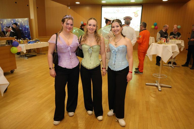 "Götzner Fasnat" landete Volltreffer: Isabella Meusburger, Hannah Gitzoller und Dominika Lässer.