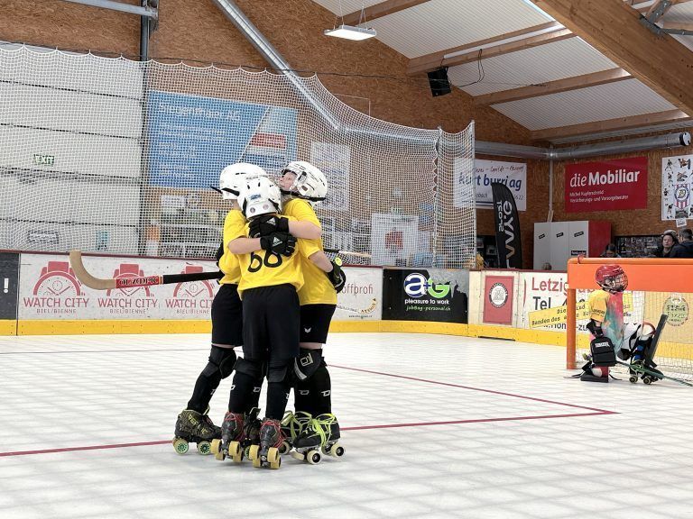 Rollhockey-Nachwuchs glänzt bei Turnier: Die U9 hatte allen Grund sich zu freuen.