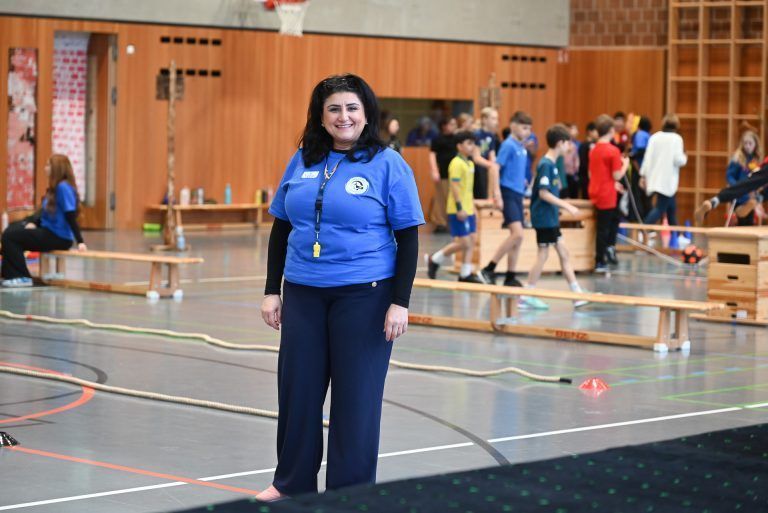 Magische Olympiade an MS Mittelweiherburg: 17 angehende Freizeitpädagogen gaben alles, um den Schülern ein unvergessliches Fest zu bereiten.