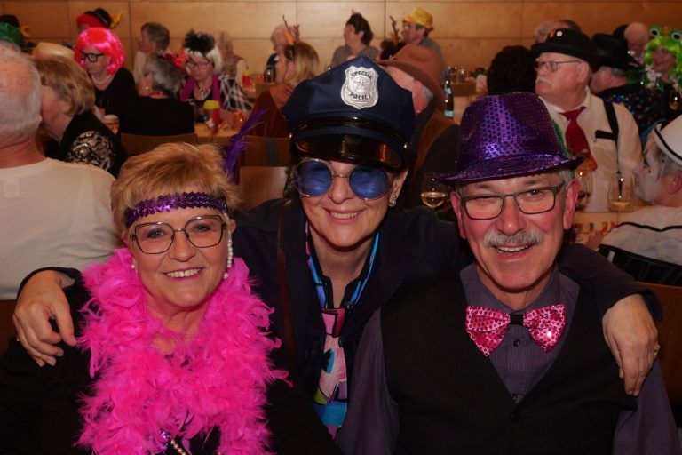 Seniorenfasching mit Spitzenprogramm: Brigitte, Andrea und Hubert.