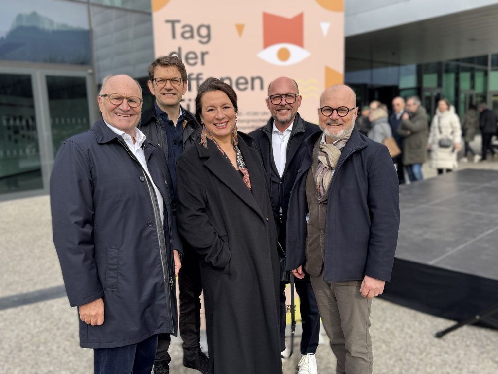 Umfassende Modernisierung des Festspielhauses mit 5000 Besuchern gefeiert