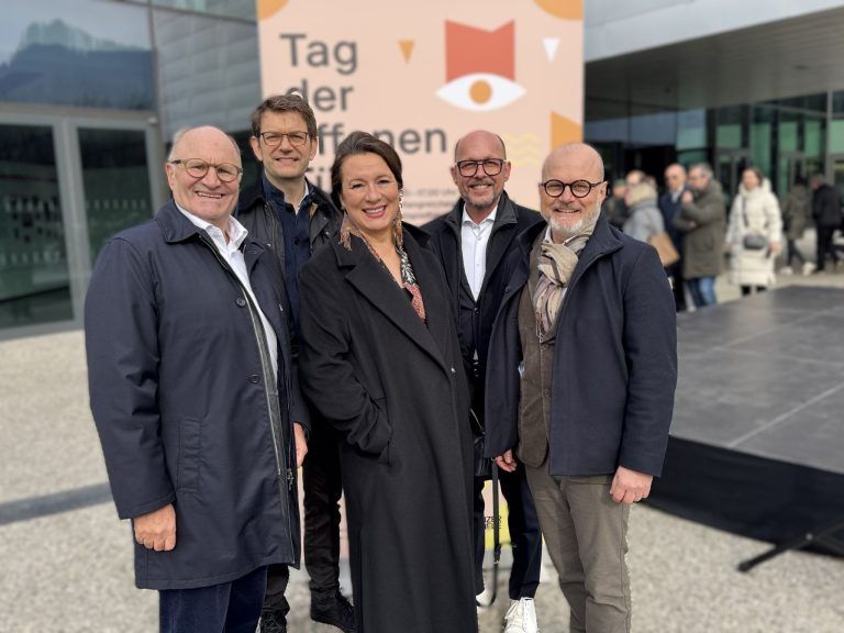 Festspielpräsident Hans-Peter Metzler, Intendantin Lilli Paasikivi, Bürgermeister Michael Ritsch, Kaufmännischer Direktor Michael Diem und Geschäftsführer Gerhard Stübe bei
