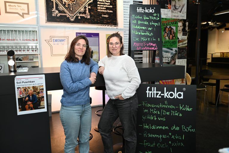 Geschäftsführerin Lisa Weiss und Jutta Faigle (Office).