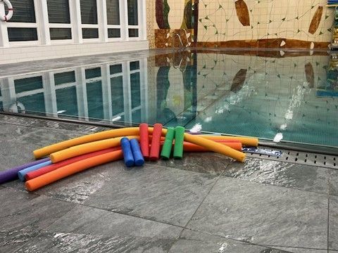 Aquafitness-Kurs steht im Angebot.