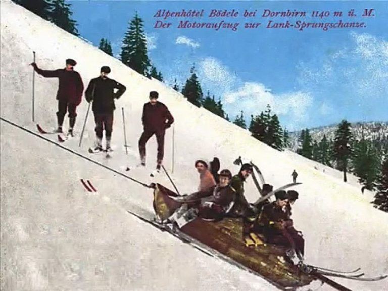 Vorarlbergs Lifte kommen ins Ski-Museum: Sogar auf eine Postkarte wurde 1907 für den „Schlittenlift“ am Bödele geworben.