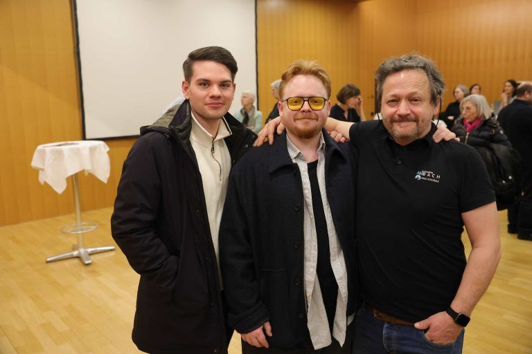 Ungewöhnlicher A-capella-Abend: David Reis, Simon und sein Vater Bobby Posner.