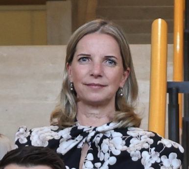 Kreativität im Vorderland stärken: Kulturschaffende mit Gerda Schnetzer-Sutterlüty (rechts vorne) wollen etwas bewegen. Gerda Schnetzer Sutterlüty macht sich für die Kultur stark. Gerda Schnetzer-Sutterlüty mit Heike Eder tun viel für die Kultur im Vorderland. (Bildergalerie)