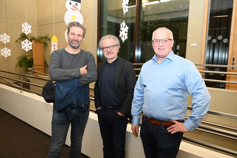 Ein Steg für die Fußacher Bucht: Peter Willatschek, Bernd Leisner (Ausstellungsgrafik) und Friedrich Schneider (Dorfgeschichteverein).