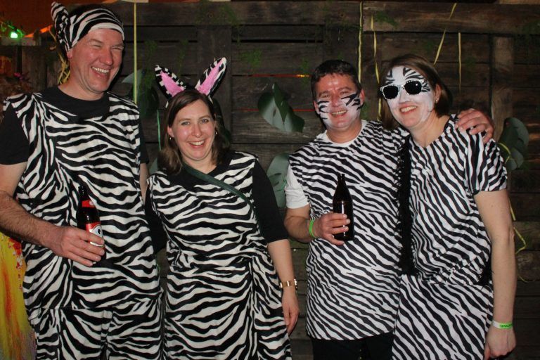Im Dschungel ging die Party ab : Im Dschungel nicht wirklich heimisch – das Zebraquartett fühlte sich trotzdem sichtlich wohl.