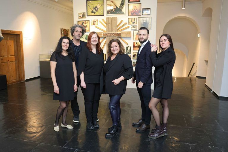 Hundert Jahre Kunst in Feldkirch: "Palais"-Mitarbeiterinnen Angelika Gartler, Bernhard Jehle, Corinna Stampfl, Gamze Terzioglu, Murat Simsek und Tatiana Arvay.
