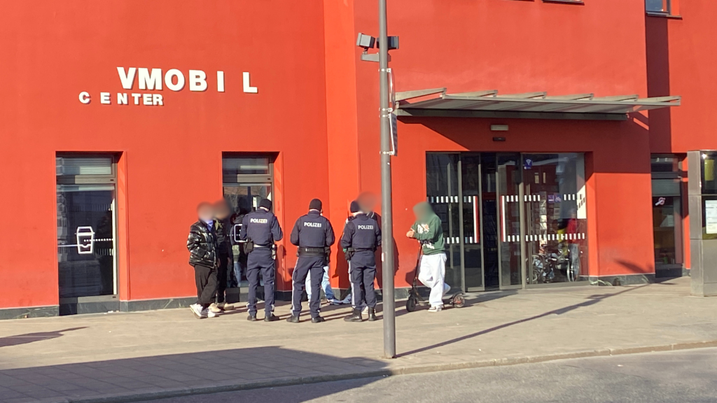 "Es ist den Leuten wichtig, dass wir hier sind" - mit der Security am Bahnhof Dornbirn