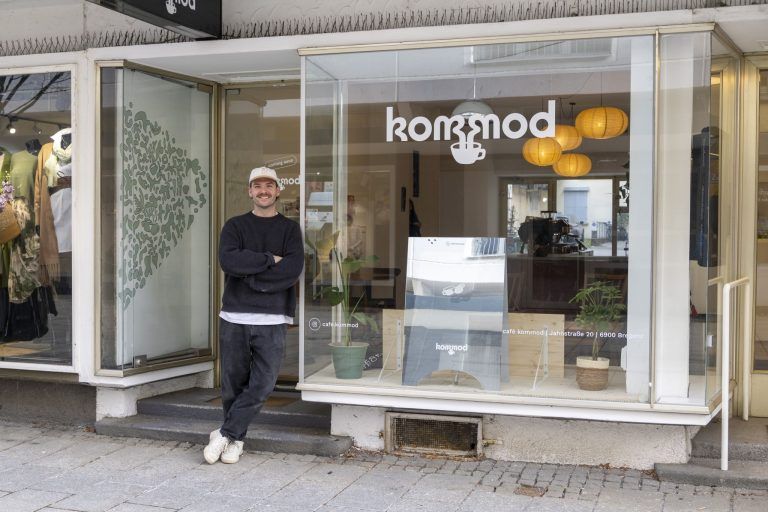 Kaffeekultur mit Tiefgang: Das Café Kommod eröffnet
