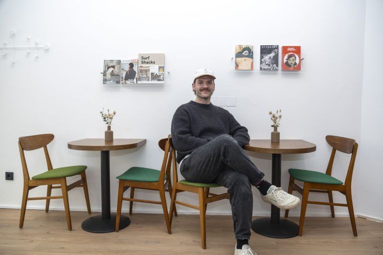 Kaffeekultur mit Tiefgang: Das Café Kommod eröffnet