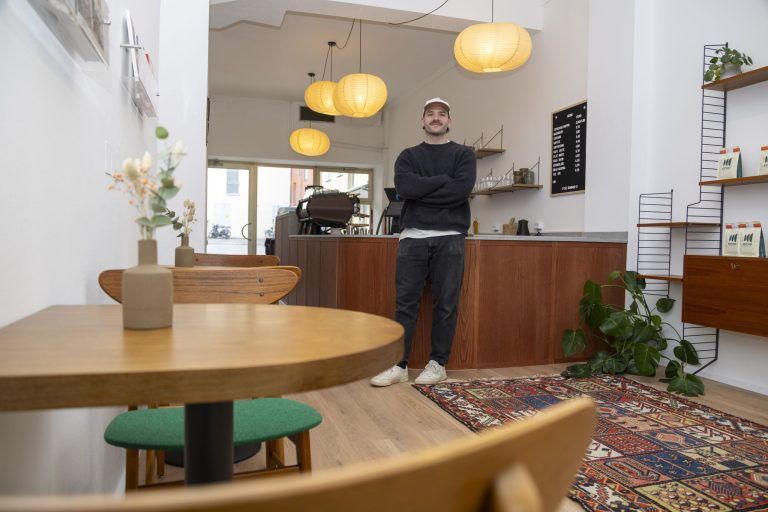 Kaffeekultur mit Tiefgang: Das Café Kommod eröffnet