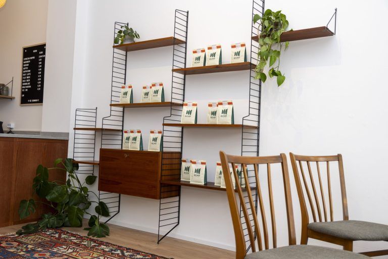 Kaffeekultur mit Tiefgang: Das Café Kommod eröffnet