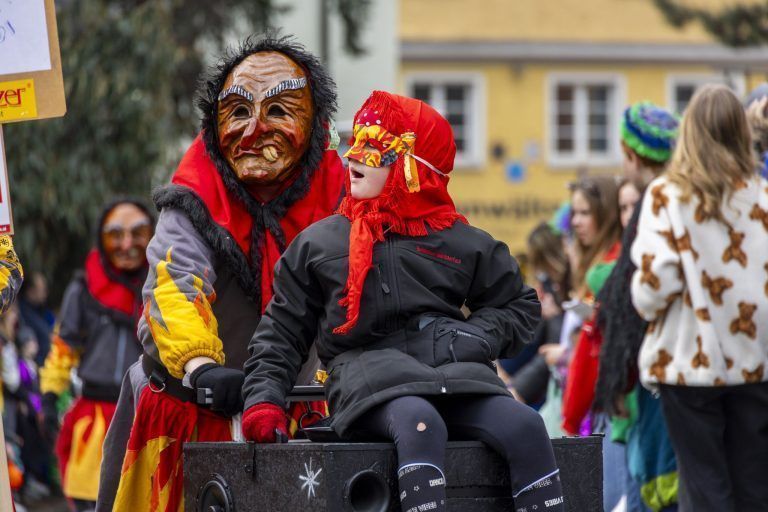 Vorarlbergs größter Faschingsumzug sorgt für Ausnahmezustand in der Montfortstadt