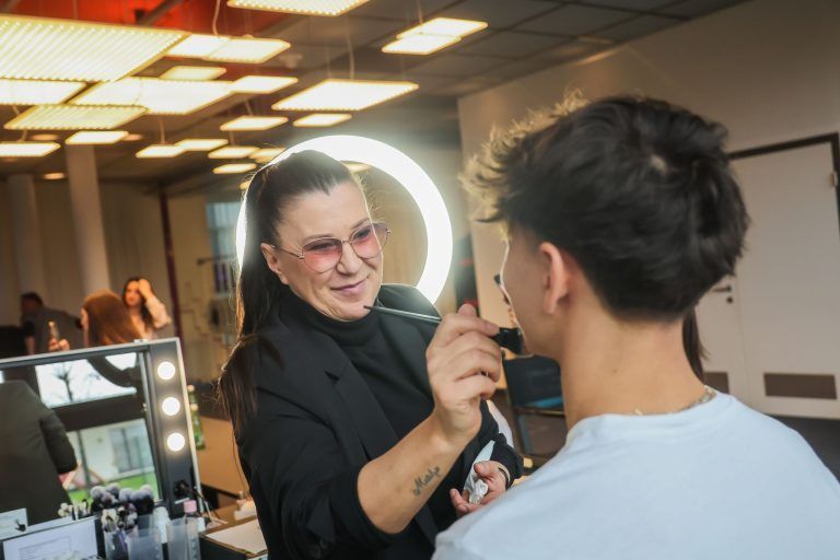 Perfekt in Szene gesetzt: Sedcard-Shooting der „Model Me“-Kandidaten