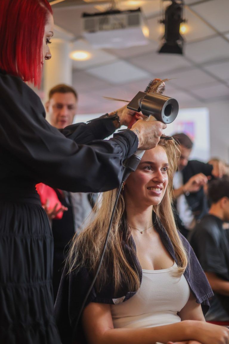 Perfekt in Szene gesetzt: Sedcard-Shooting der „Model Me“-Kandidaten