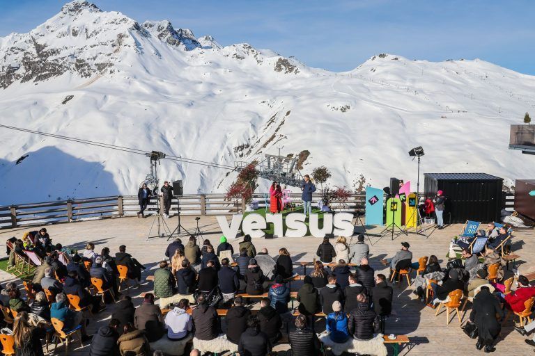 Meinungsgipfel: Ex-Minister zu Guttenberg beim versus Festival im Montafon