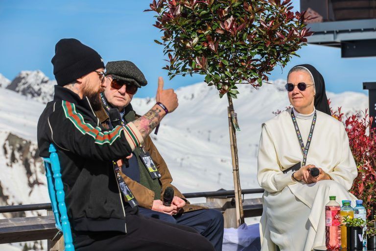 Meinungsgipfel: Ex-Minister zu Guttenberg beim versus Festival im Montafon