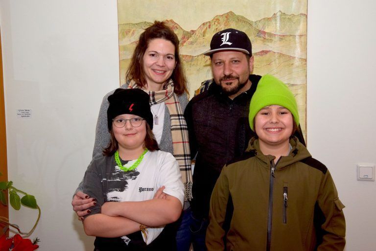 „Drei Künstler - Drei Perspektiven": Michaela und Şahin Çifçi mit Tochter Çisem und Sohn Çem.