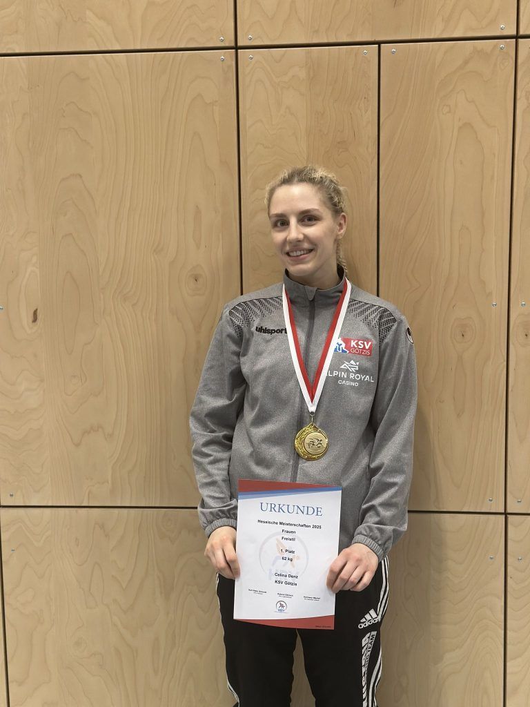 Tolle Leistung der Götzner Ringerinnen: Goldmedailler für Celina Denz in der Frauenklasse über 62 kg.