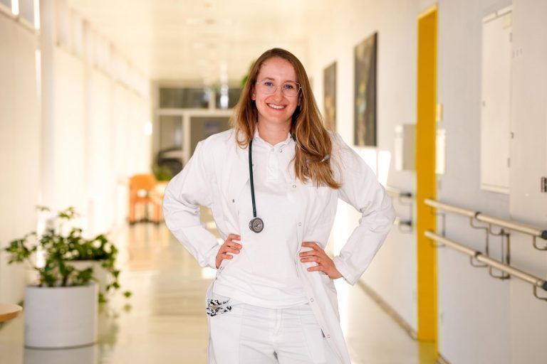 In der Patientenversorgung verankert: Adele Mayr engagiert sich für ADHS- und Autismus-Betroffene