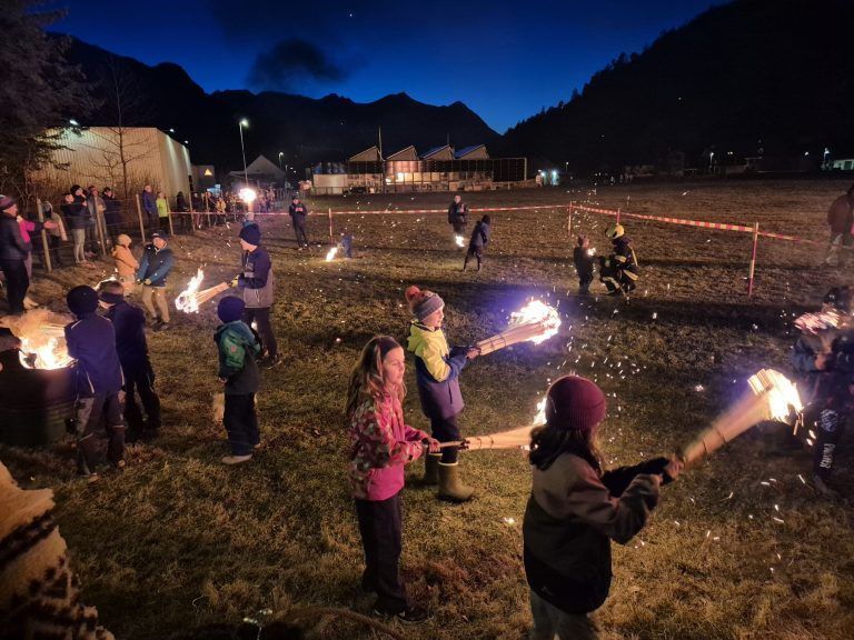 Funken Bings, Funkenabbrennen, Brauchtum