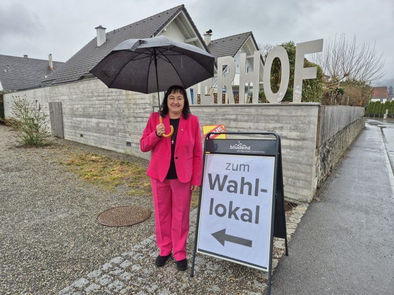 Olga Pircher, Wahlhelferin im Maierhof