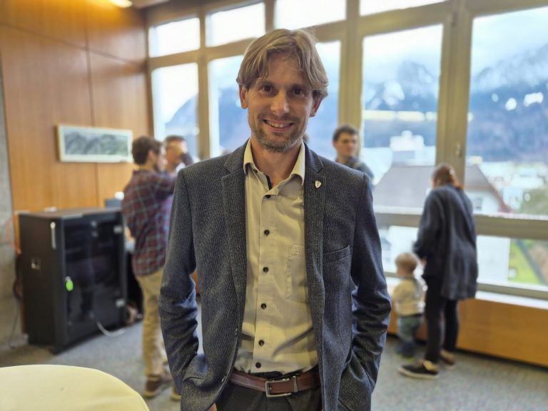 Gemeindewahl 2025, Bürgermeister Simon Tschann gewinnt erneut und bleibt im Amt