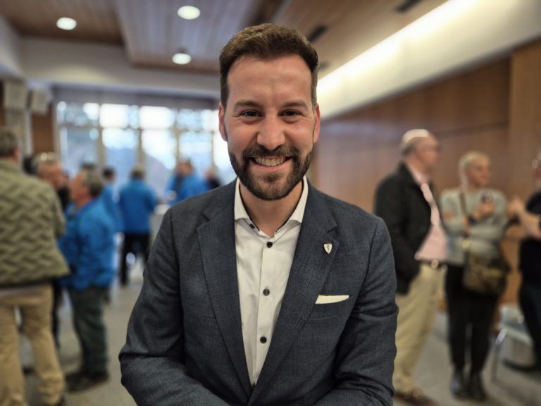 Gemeindewahl 2025, Bürgermeister Simon Tschann gewinnt erneut und bleibt im Amt