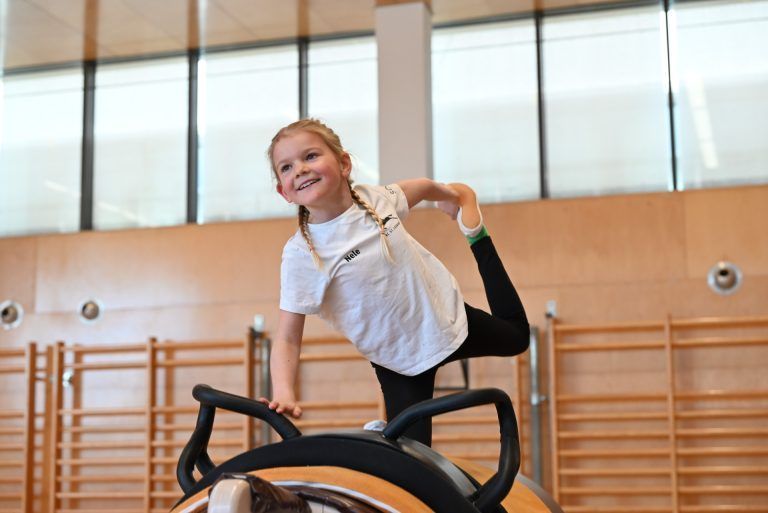 Eigenes Voltigier-Zuhause für den VRC St. Leonhard: Die Kinder träumen von einem unbegrenzten Technik- und Athletiktraining, um sich bestens auf die Zeit auf dem Pferd vorbereiten zu können.