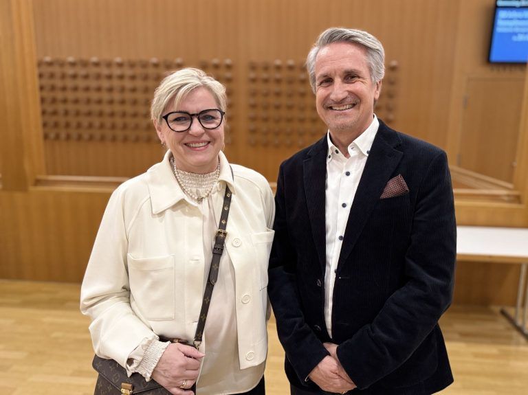 Menschen im Mittelpunkt: Unter den Gästen: Karin und Armin Nesler (Kofler Vermögenstreuhand).