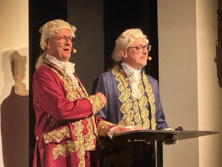 Humor, Musik und Satire begeistern Rankweil: Martin Salzmann und Harald Keckeis