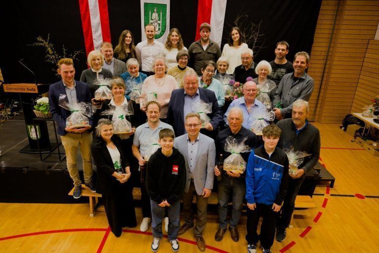 Die Gemeinde Sulz ehrte erfolgreiche Sportler und Langzeitfunktionäre. 