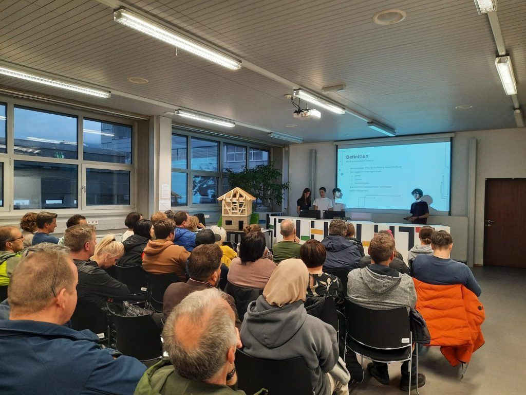 Schüler präsentieren kreative Bauprojekte