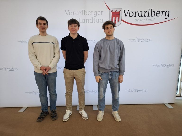 Rangel Gasharov, Samuel Amann und Gabriel Drissner traten für die HTL Dornbirn beim EU-Quiz an. 
