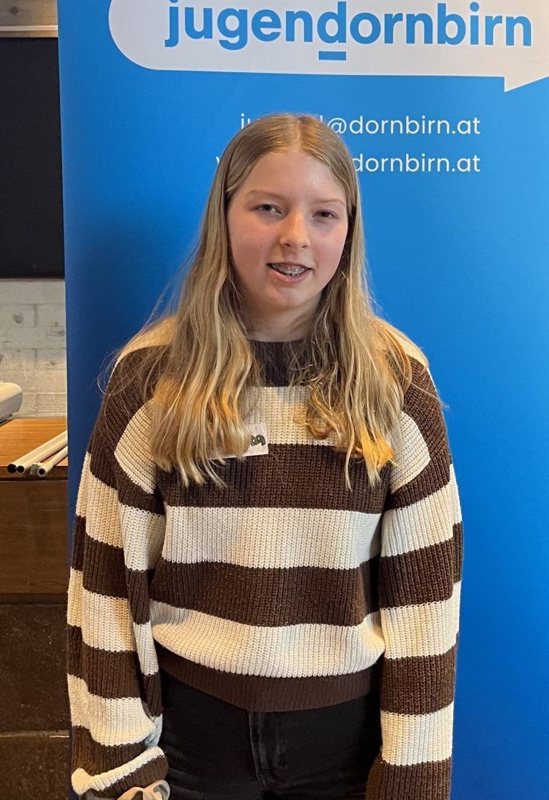 Gemeinsam für mehr Respekt: Clara Tarres, 12 Jahre MS Bergmannstraße: Der Workshop Photovoice-Karaoke hat mir bewusst gemacht, was Social-Media eigentlich ist und was es mit uns machen kann. Ich nehme von heute also mit, wie wichtig es ist, es den anderen in der Klasse auch bewusst zu machen.