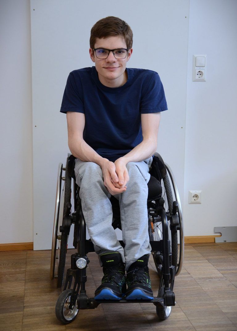 Ein junger Mann mit großen Zielen: „Ich trainiere trotzdem. Denn nur mit Disziplin kann ich meine Ziele erreichen.“ Bastian Bauer, Tüftler HRJ