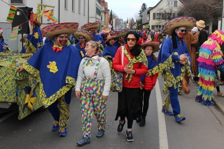 Riesenfest der Schollesteachar und Läbbe: Anderle, Anderle . . . Mexikanische Verwandschaft zu Bersuch: Los Läppos.