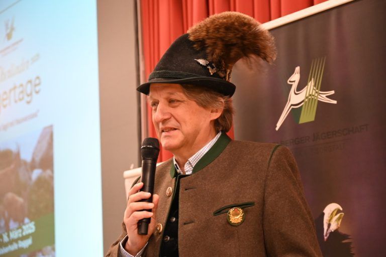 „Zurück zur Jagd mit Hausverstand“: Bezirksjägermeister Manfred Vonbank und sein Team organisierten die Oberländer Jägertage.