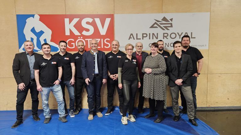 98. JHV des Ringsportvereins KSV Götzis: Der Vorstand mit Sportgemeinderat Christoph Längle und Bürgermeister Manfred Böhmwalder