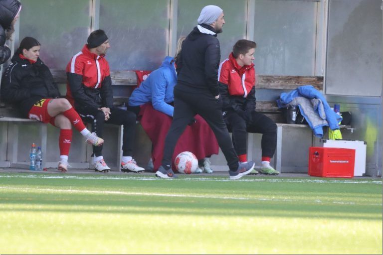 Parapunova als Heldin und Pechvogel : Rankweil Trainer Adem Fazliu feierte seinen 41. Geburtstag ohne Heimsieg.
