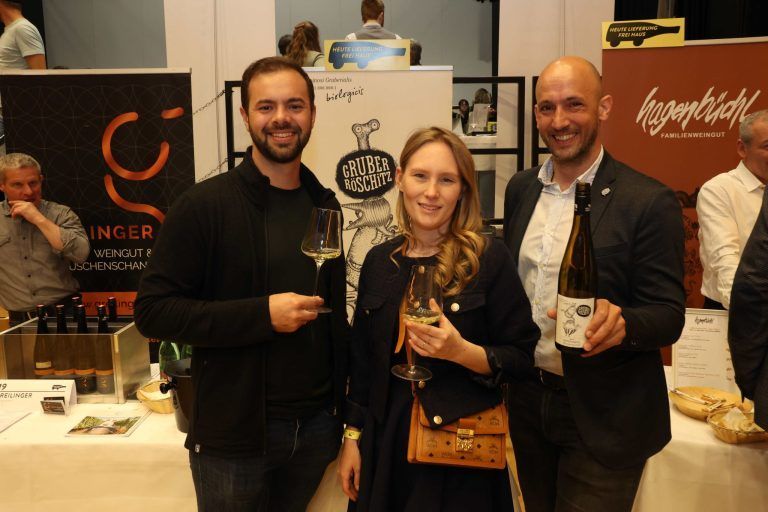 Prämierte Weine zweier Regionen: Michael und Laura Schravogl und Matthias Steinlechner ("Gruber, Röschitz").