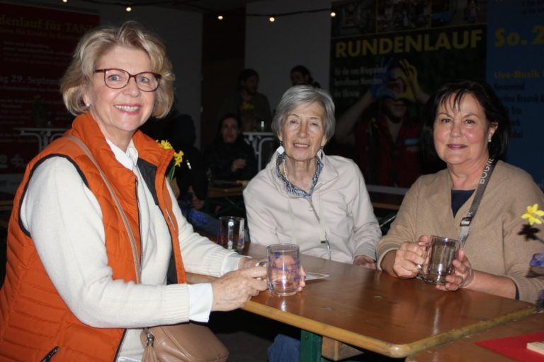 Rekordbesuch beim Kellerfest Rankweil: Elfi, Andrea und Helga waren beim Kellerfest in Rankweil in Feierlaune.